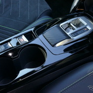 プジョー 2008 GT Hybrid