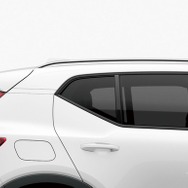 ボルボ XC40 Essential B3 Selection