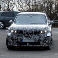 BMW iX4 市販型のプロトタイプ