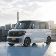 日産『ルークス AUTECH LINE』