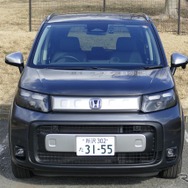 ホンダ フリード e:HEVクロスター・4WD