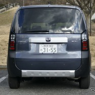 ホンダ フリード e:HEVクロスター・4WD