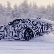 ジャガーのフル電動の4ドアGTのプロトタイプ