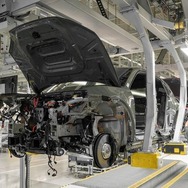 ポルシェ・カイエン・エレクトリックの生産を、スロバキアのブラチスラバ工場で開始