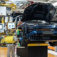 ポルシェ・カイエン・エレクトリックの生産を、スロバキアのブラチスラバ工場で開始
