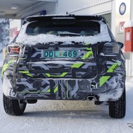 ジープ アベンジャー 改良新型のプロトタイプ