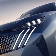 プジョー 5008ハイブリッド 新型