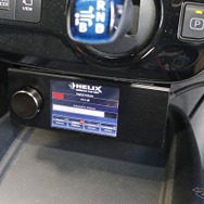 ダイレクターはセンタークラスター下部のこの位置にインストール。シンプルだが実用性を重んじた取り付けとなった。