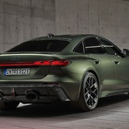 アウディRS 5 セダン新型