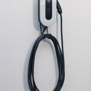 トヨタ6kW充電器