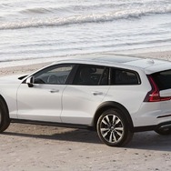 ボルボ V60クロスカントリー ウルトラ B5 AWD クラシックエディション