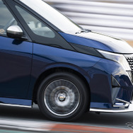 日産『セレナ AUTECH SPORTS SPEC』