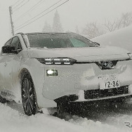 スバル・ソルテラAWD「ET-HS」のフロントビュー。昨年大幅な性能向上と110万円の値下げが行われ、商品力が向上した