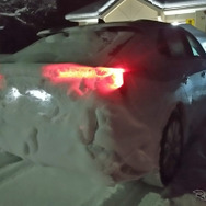 山形～福島県境の国道121号線大峠にて。寒波襲来とはいえ記録的豪雪というわけでもなかったが、普通に走ってもこのくらいは着雪する