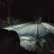 山形の川西から福島の喜多方への抜け道を走行中。路上積雪深は場所によっては20cmを越え、ラッセルを要することもしばしばだった