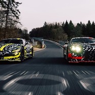 メルセデスAMG『GTブラックシリーズ』（左）とGT3次期型のプロトタイプ