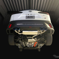 ブリッツ ニュルスペック・カスタムエディション チタンカラーテールセット（VSR）　トヨタ・カローラクロスハイブリッド GRスポーツ（MXGH15）装着例
