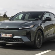 トヨタ『C-HR+』