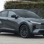 トヨタ『C-HR+』