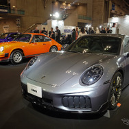 1976年式のポルシェ911と、911ターボS 新型（オートモビルカウンシル2026）