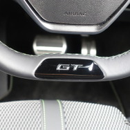 プジョー 208 GTハイブリッド