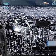 BMW iX5 M70 新型のプロトタイプ