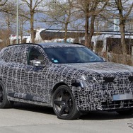 BMW iX5 M70 新型のプロトタイプ
