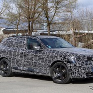 BMW iX5 M70 新型のプロトタイプ