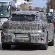 BMW iX5 M70 新型のプロトタイプ
