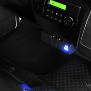 『ハイエース』H200系専用の増設電源ユニットハイエンドモデル「CX505K」