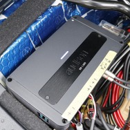 サブウーファーをドライブするパワーアンプとしてはオーディソンのSR1.500 MK2をチョイスした。