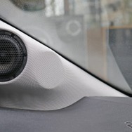 ミッドローの前に見えるスペースにミッドハイとして取り付けられているのが50mmユニットのCDTのUnity7.5P。