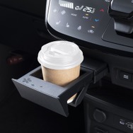 日産サクラ改良新型：カップホルダー