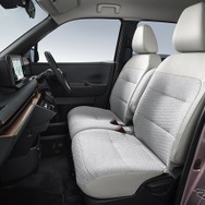 日産サクラ改良新型：プレミアム