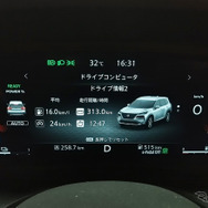 総走行距離310km。平均燃費値16.0km/lは同クラスのハイブリッドモデルの中では劣位だった