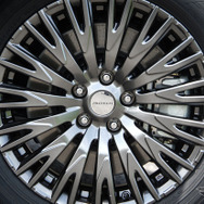 日産 エルグランド AUTECH