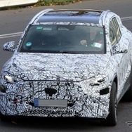 メルセデスAMG GLA 45S 次期型のプロトタイプ