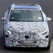 メルセデスAMG GLA 45S 次期型のプロトタイプ