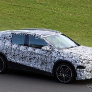 メルセデスAMG GLA 45S 次期型のプロトタイプ