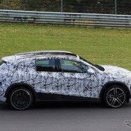 メルセデスAMG GLA 45S 次期型のプロトタイプ