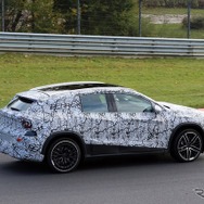 メルセデスAMG GLA 45S 次期型のプロトタイプ