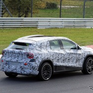 メルセデスAMG GLA 45S 次期型のプロトタイプ