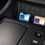 日産 エルグランド 新型の木目パネル