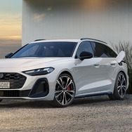 アウディ A5 アバントTFSI e-hybrid quattro S line