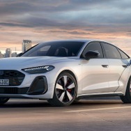 アウディ A5 TFSI e-hybrid quattro S line