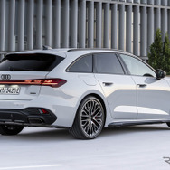 アウディ A5 アバントTFSI e-hybrid quattro S line