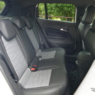 ジープ アベンジャー4xe Hybrid Upland