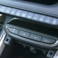 ジープ アベンジャー4xe Hybrid Upland