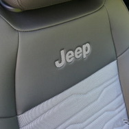 ジープ アベンジャー4xe Hybrid Upland