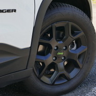 ジープ アベンジャー4xe Hybrid Upland